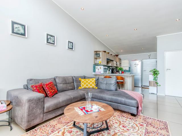 Apartment for sale in Sandton, City of Johannesburg Metropolitan Municipality