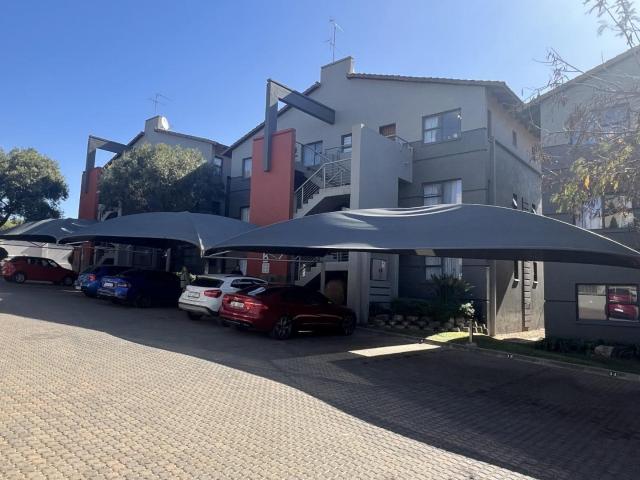 Apartment for sale in Sandton, City of Johannesburg Metropolitan Municipality