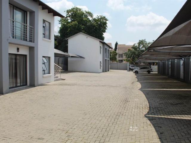 Apartment for sale in Johannesburg, North & Sandton