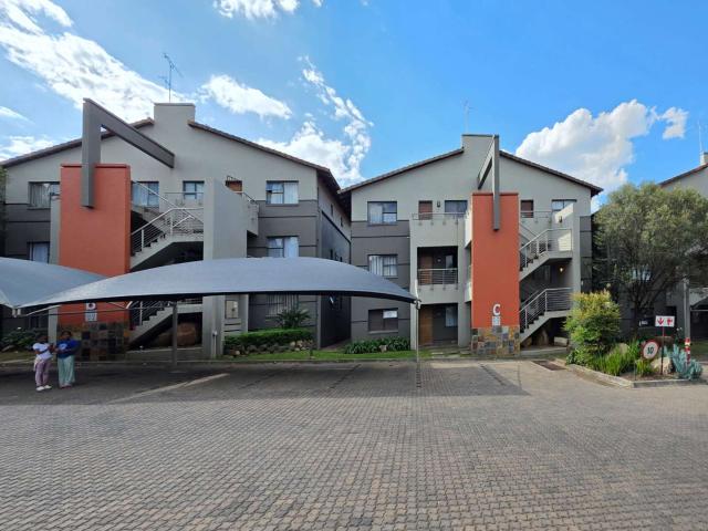 Apartment for sale in Sandton, City of Johannesburg Metropolitan Municipality