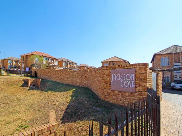 Apartment for sale in Vosloorus, Gauteng