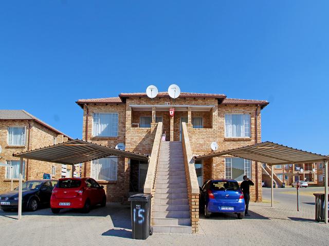 Apartment for sale in Vosloorus, Gauteng