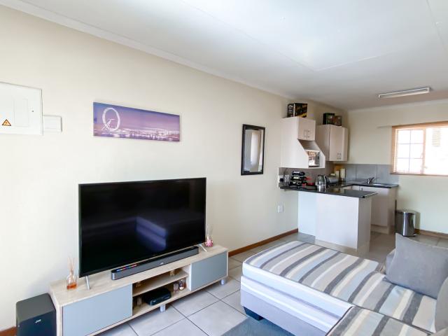 Apartment for sale in Vosloorus, Gauteng