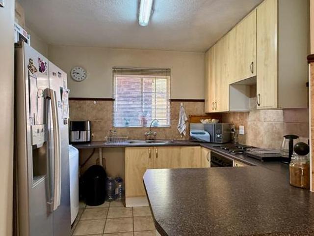 Apartment for rent in Waterkloof, Gauteng