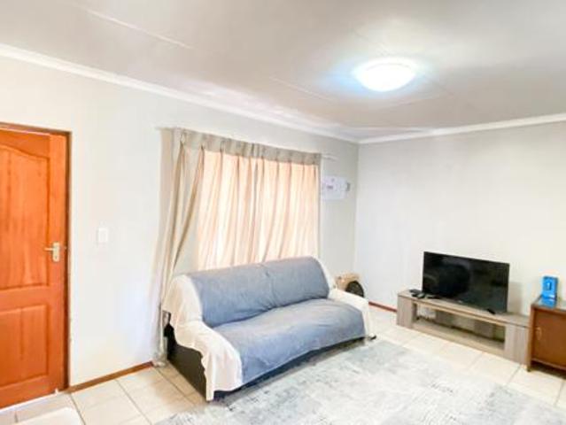 Apartment for sale in Vosloorus, Gauteng