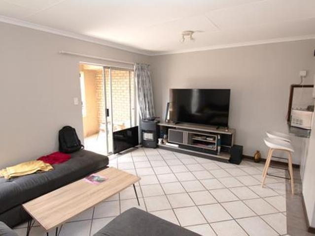 Apartment for rent in Faerie Glen, Gauteng