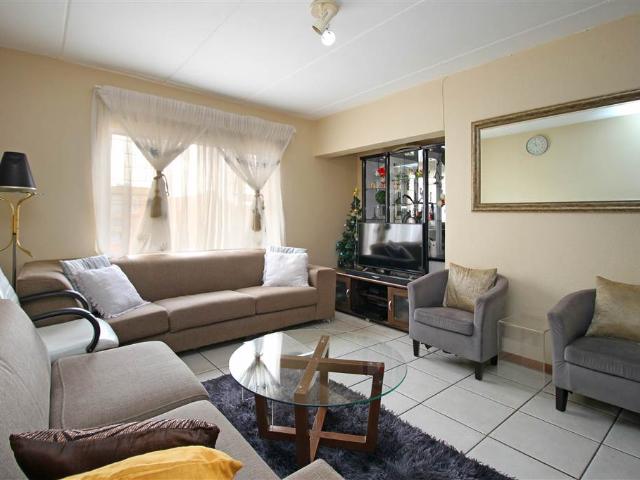 Apartment for sale in Johannesburg, North & Sandton
