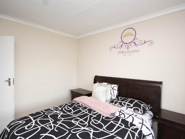 Apartment for sale in Cape Town, Northern Suburbs Apartment for sale in Cape Town, Northern Suburbs