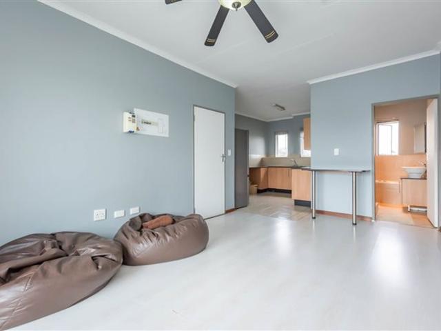 Apartment for sale in Vosloorus, Gauteng