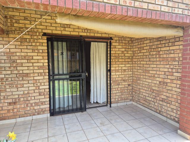 Apartment for sale in Dr Kenneth Kaunda, North West