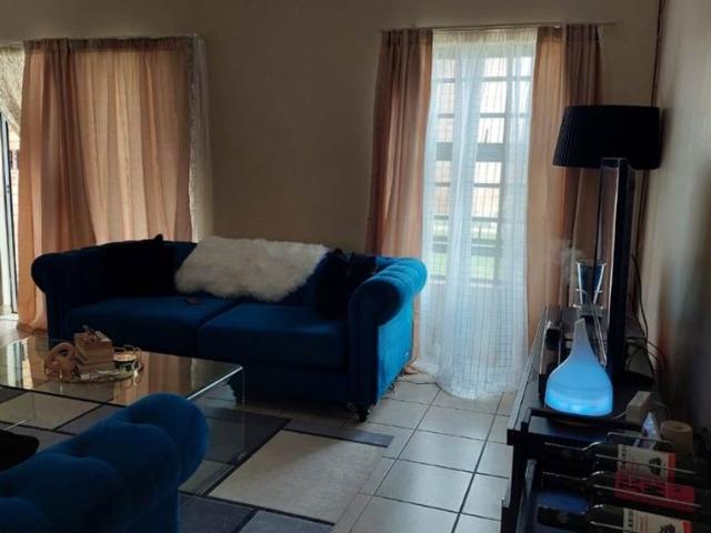 Apartment for sale in Dr Kenneth Kaunda, North West