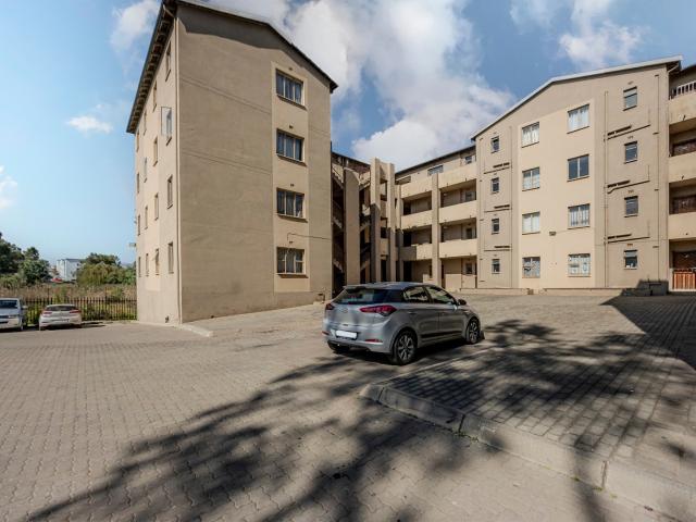 Apartment for sale in Nooitgedacht, Gauteng
