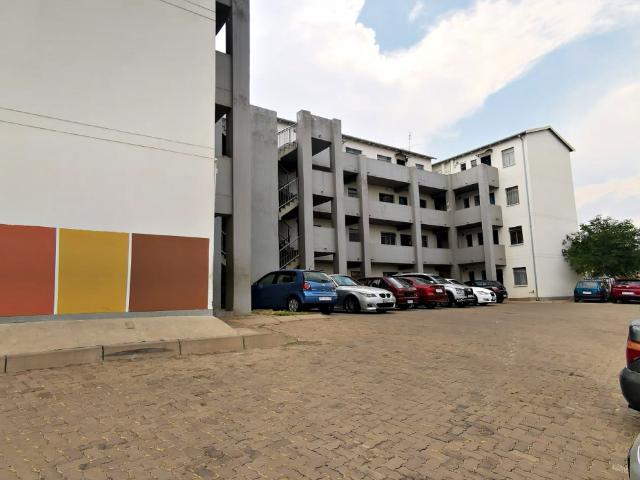 Apartment for sale in Nooitgedacht, Gauteng