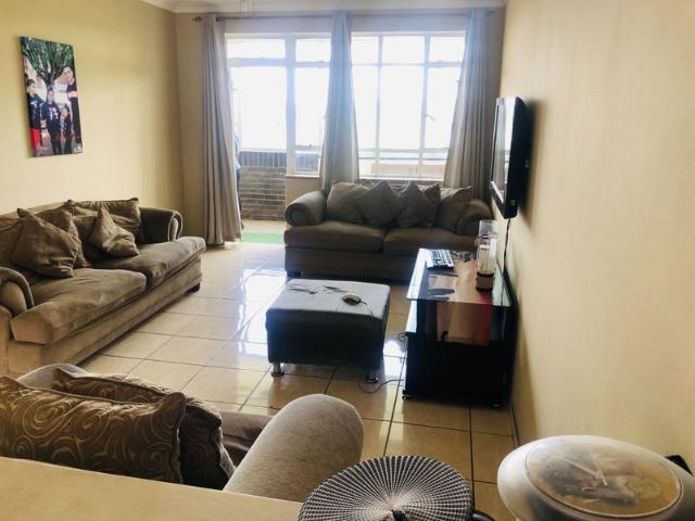 Apartment for sale in Johannesburg, West