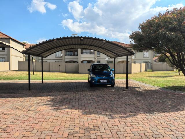 Apartment for sale in Roodepoort