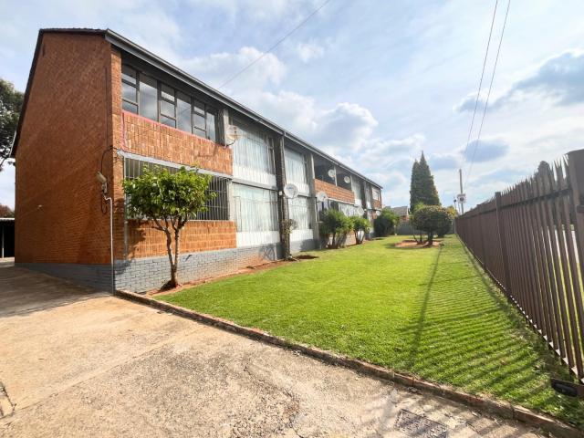 Apartment for sale in Nooitgedacht, Gauteng