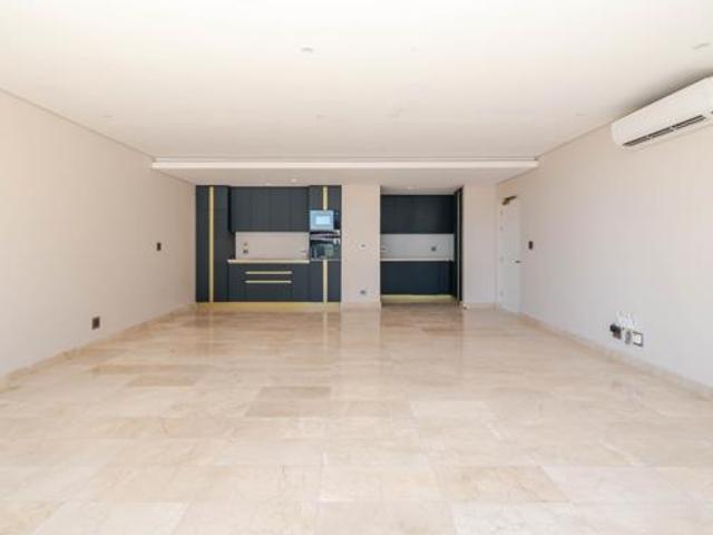 Apartment for sale in Cape Town, Western Cape