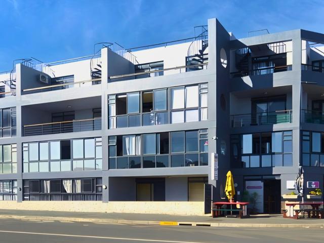 Apartment for sale in Baardskeerdersbos, Western Cape