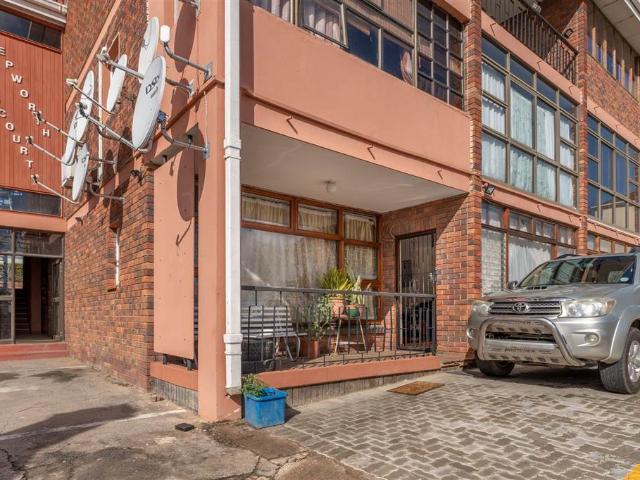 Apartment for sale in Grahamstown, Eastern Cape