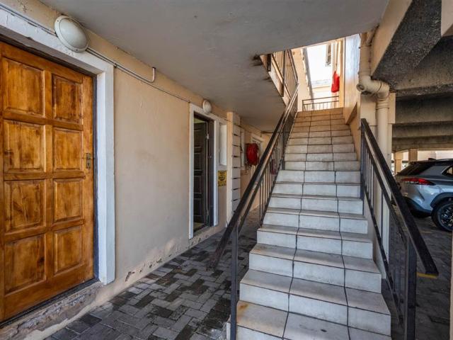 Apartment for sale in Grahamstown, Eastern Cape