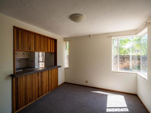 Apartment for rent in Makhanda, Makana Local Municipality