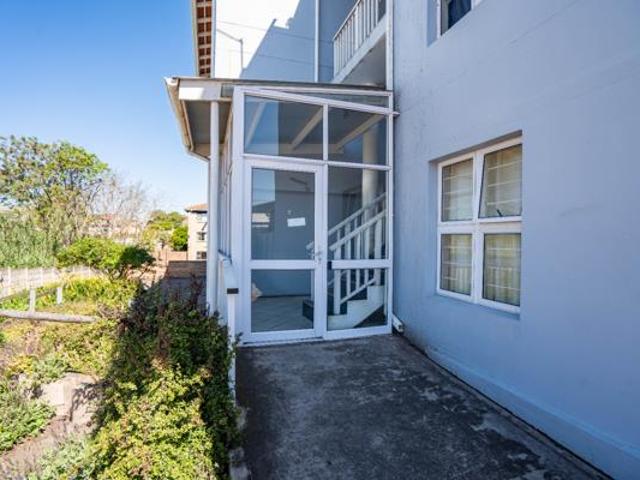 Apartment for sale in Makhanda, Makana Local Municipality