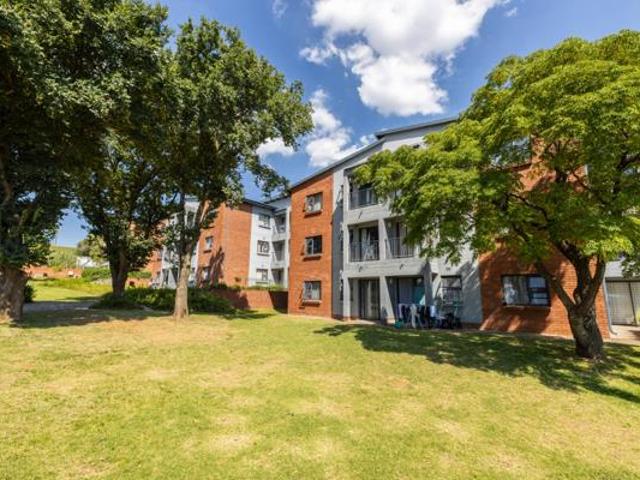 Apartment for sale in Vosloorus, Gauteng