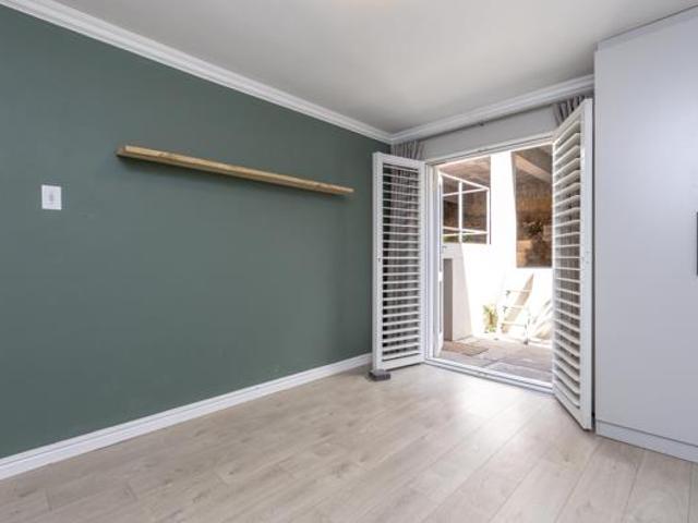 Apartment for sale in Cape Town, Western Cape