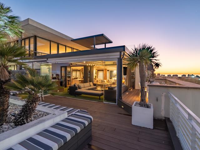 Apartment for rent in Green Point, Cape Town