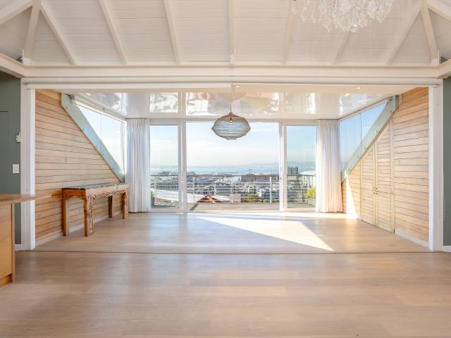 Apartment for rent in Green Point, Cape Town