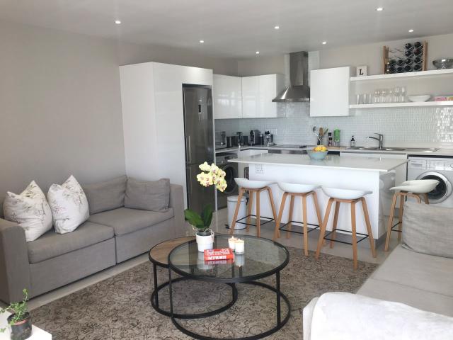 Apartment for rent in Green Point, Cape Town