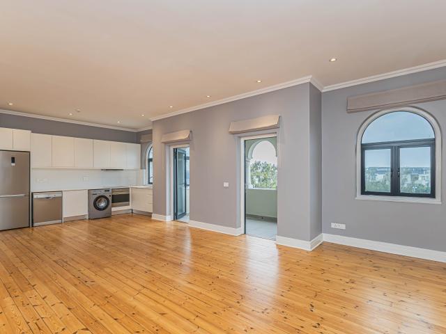 Apartment for rent in Green Point, Cape Town