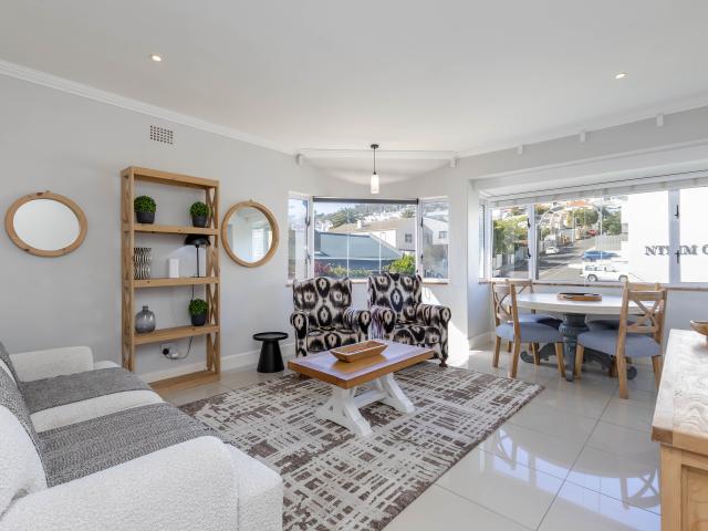 Apartment for sale in Green Point, Cape Town