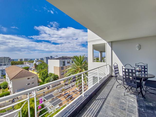 Apartment for sale in Green Point, Cape Town