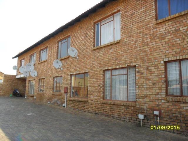 Apartment for rent in Mohlakeng, Gauteng