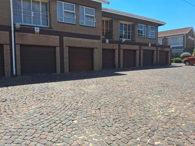 Apartment for sale in Mohlakeng, Gauteng