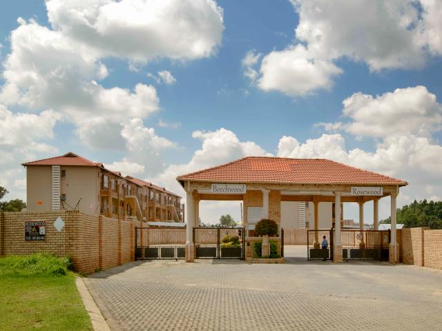 Apartment for rent in Mohlakeng, Gauteng