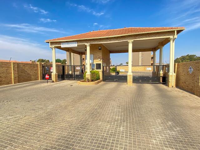 Apartment for sale in Mohlakeng, Gauteng