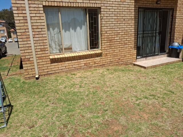 Apartment for sale in Mohlakeng, Gauteng