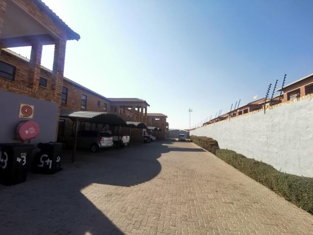 Apartment for sale in Nooitgedacht, Gauteng