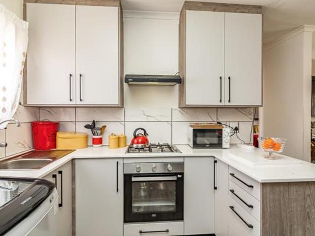 Apartment for sale in West Rand Garden estates, Westonaria Local Municipality