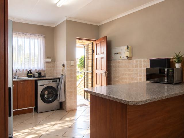 Apartment for sale in Roodepoort, City of Johannesburg Metropolitan Municipality