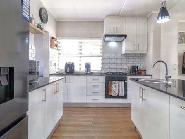Apartment for sale in Durbanville, Western Cape