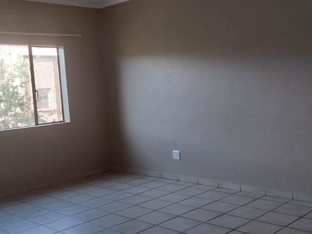 Apartment for sale in Vosloorus, Gauteng