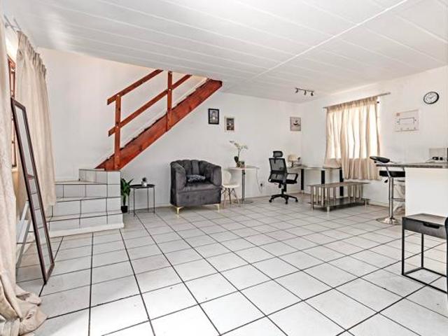 Apartment for sale in Vosloorus, Gauteng