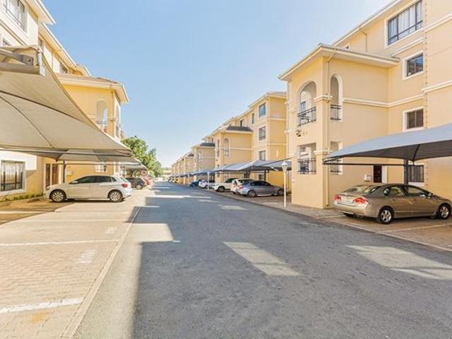 Apartment for sale in Vosloorus, Gauteng