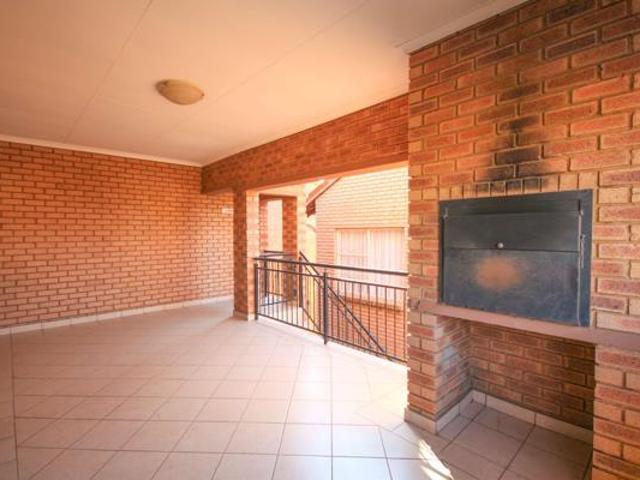 Apartment for rent in Waterkloof, Gauteng