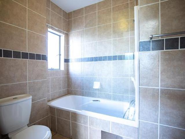 Apartment for rent in Waterkloof, Gauteng