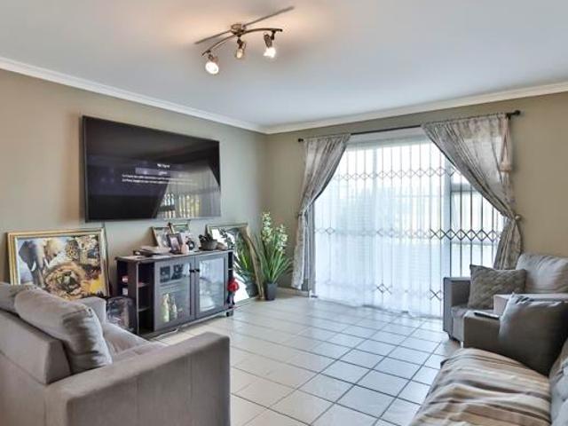 Apartment for sale in Cape Town, Western Cape
