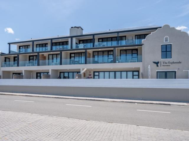 Apartment for sale in Baardskeerdersbos, Western Cape